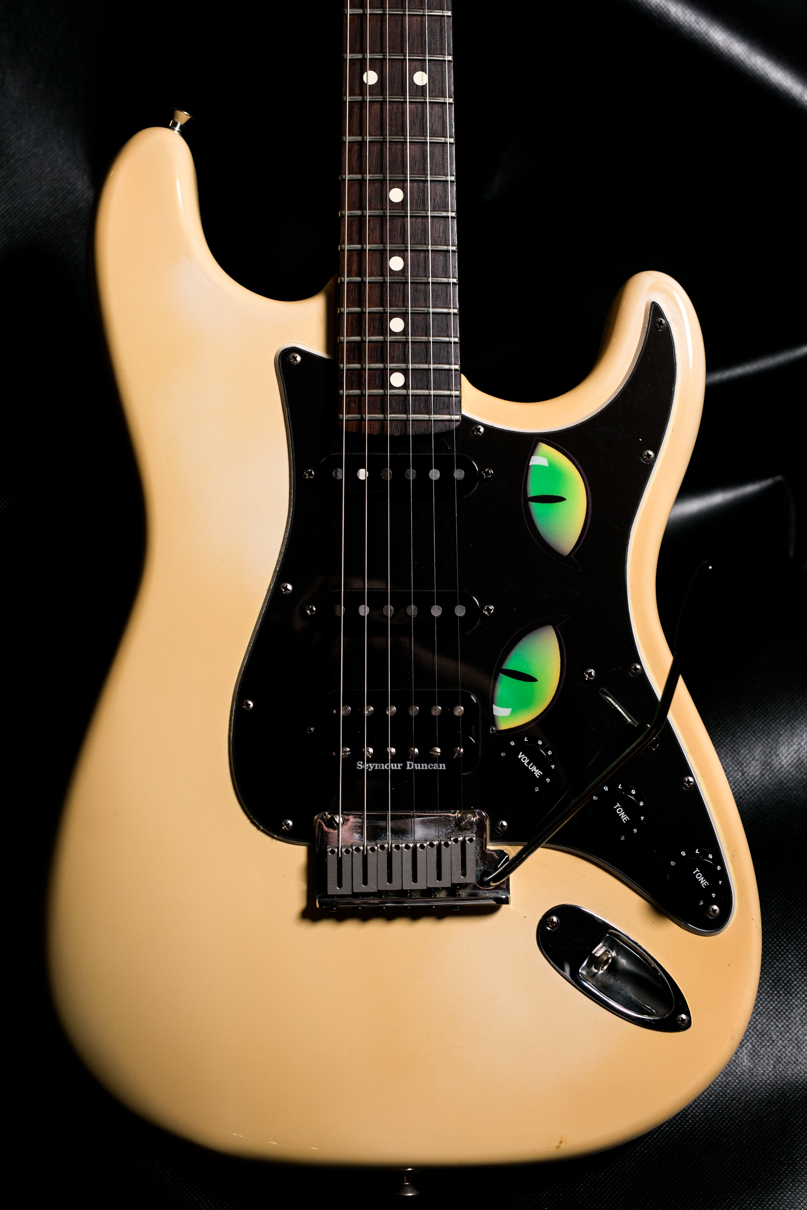 1987 Fender Stratocaster White